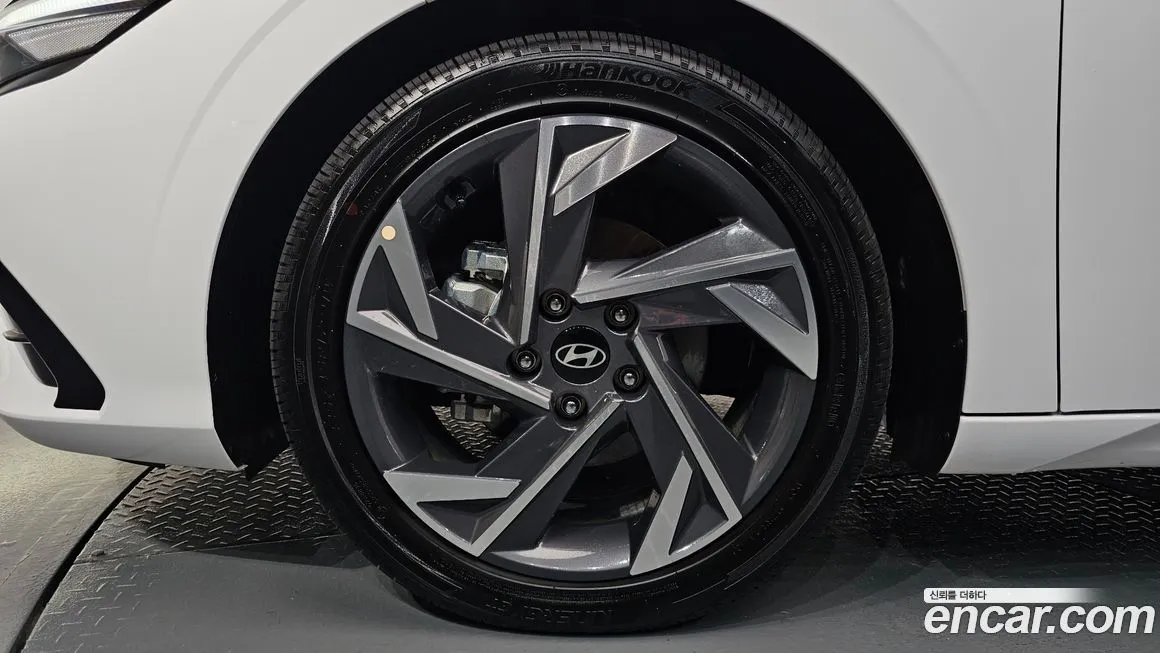 Hyundai AVANTE — фото 5
