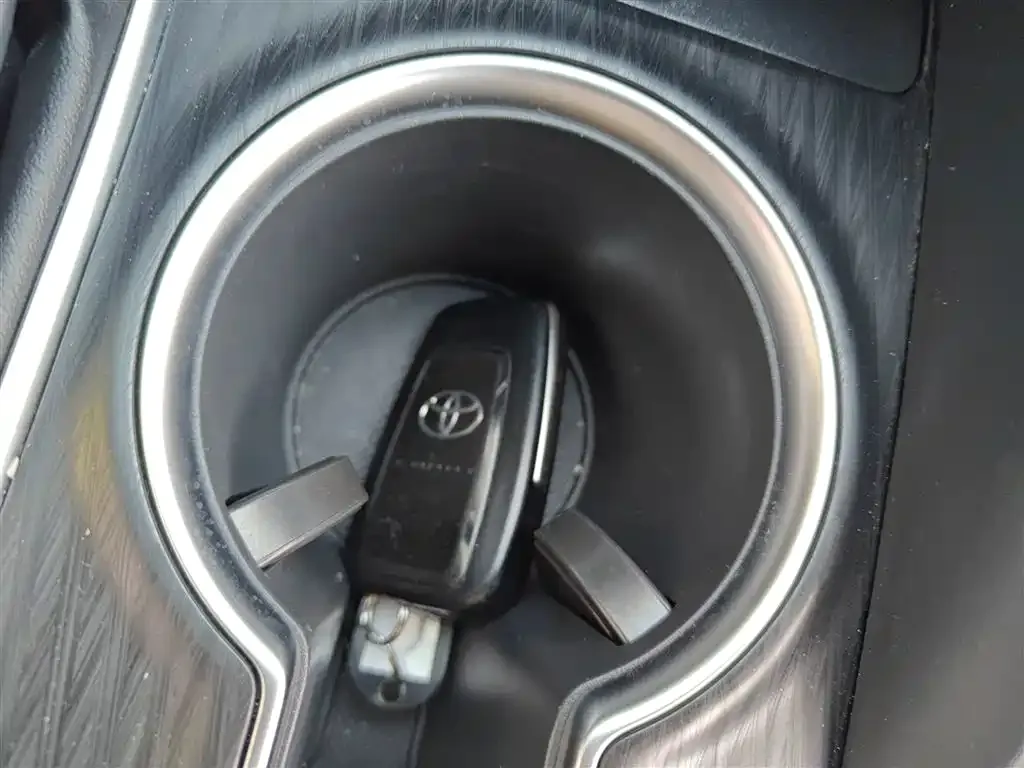 Toyota Camry 2024 из CN, фото 9
