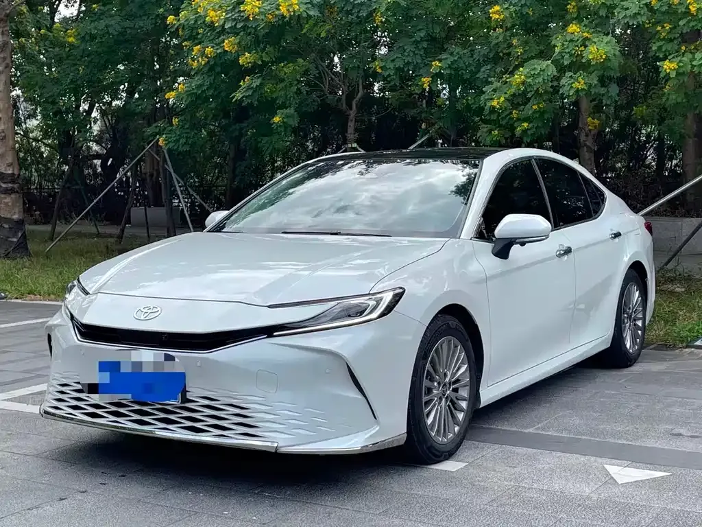Toyota Camry 2025 из CN, фото 1