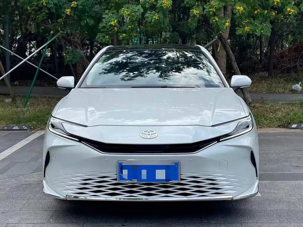 Toyota Camry 2025 из CN, фото 2