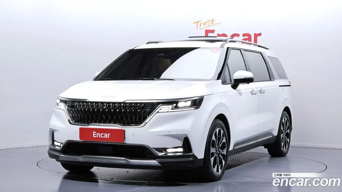 Kia Carnival — фото 1