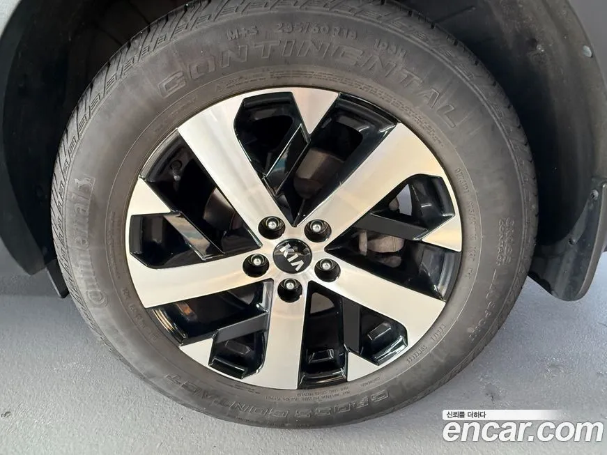 Kia Sorento — фото 5