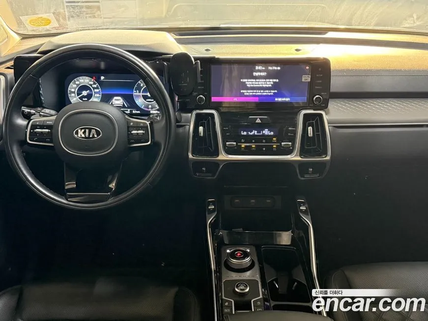 Kia Sorento — фото 9