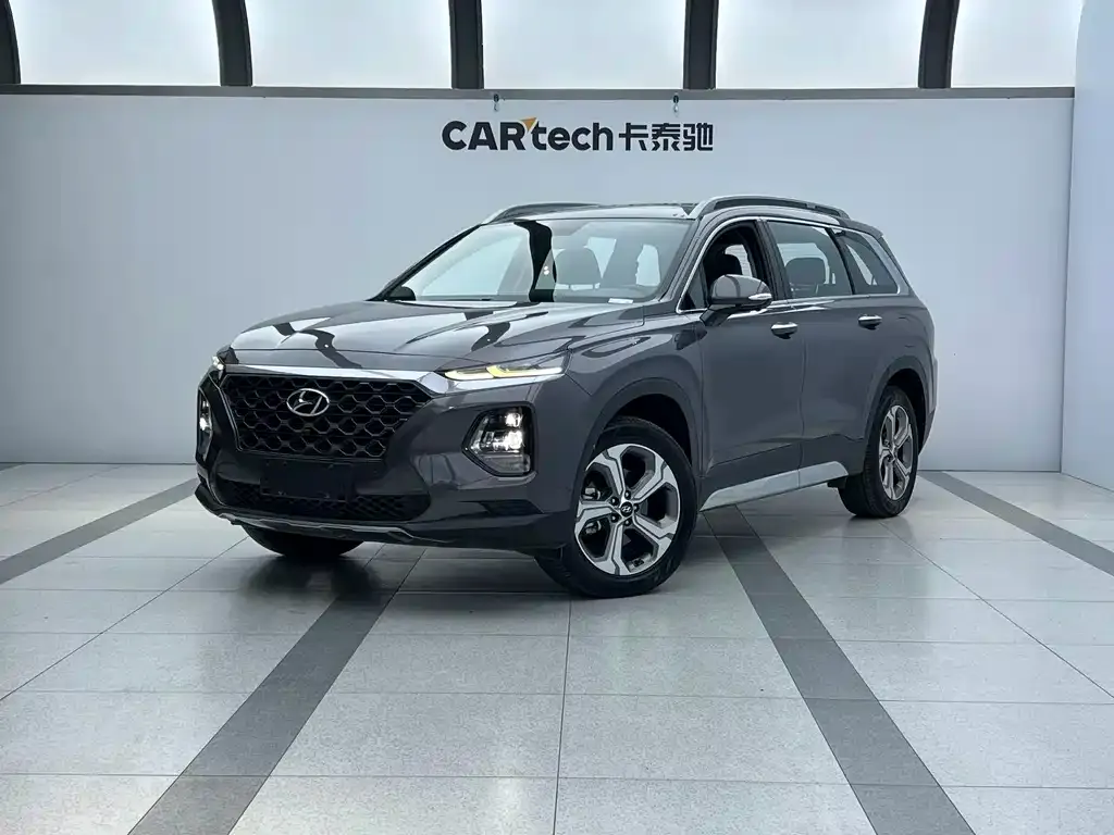 Hyundai Santa Fe — фото 1
