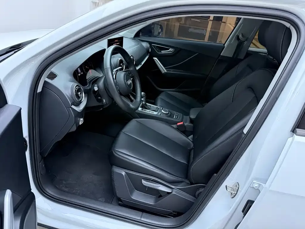 Audi Q2L 2021 из CN, фото 8