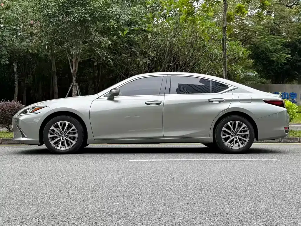 Lexus ES 2024 из CN, фото 4