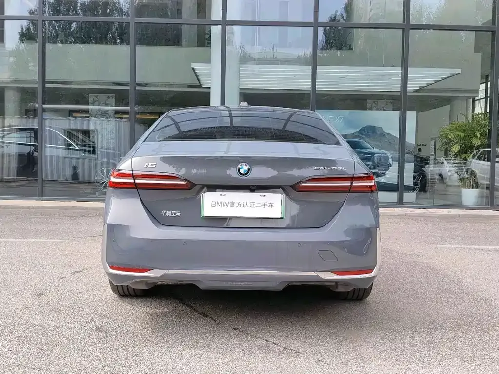 BMW i5 — фото 10