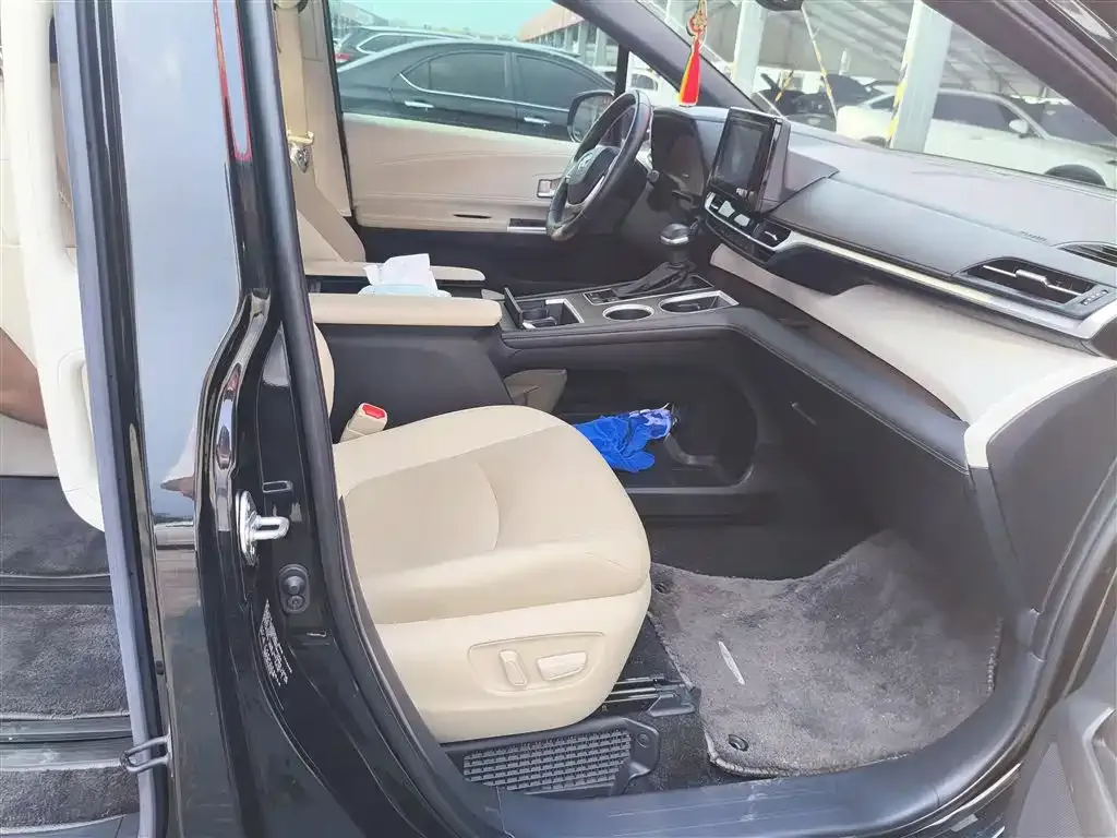 Toyota Sienna 2023 из CN, фото 9