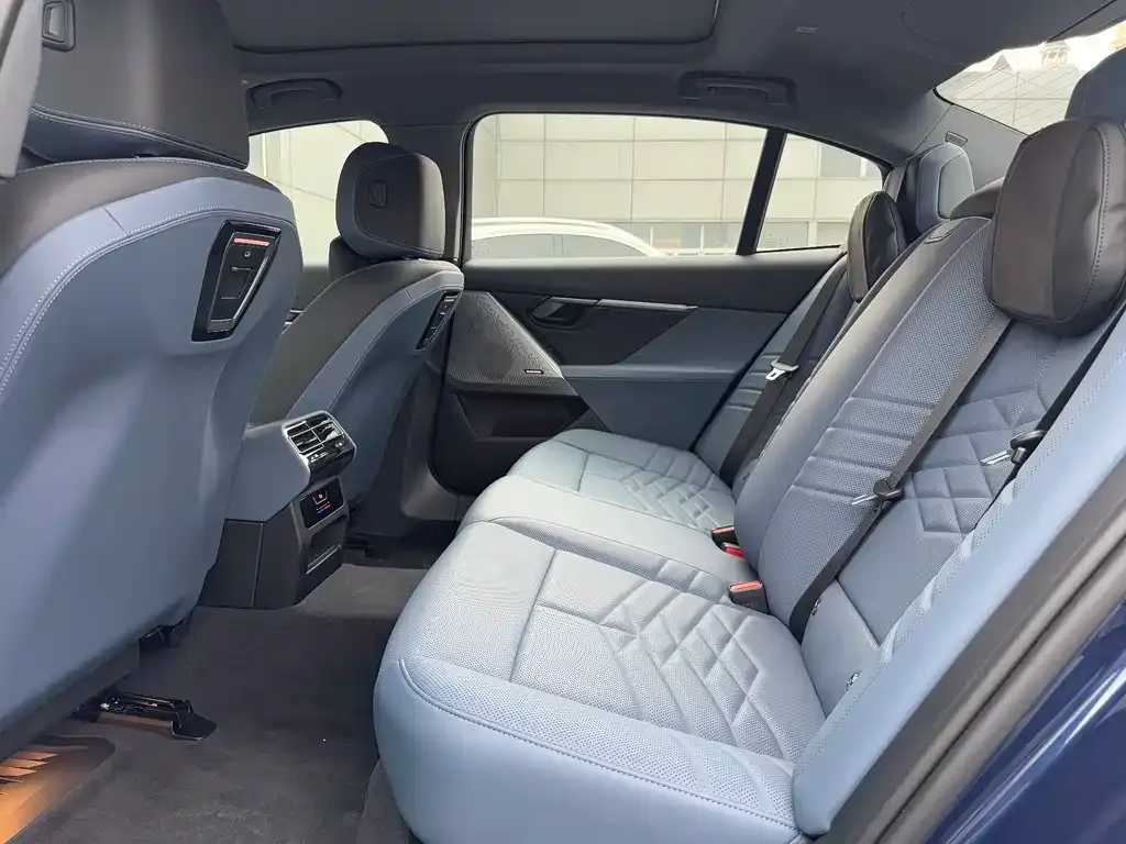 BMW i5 2024 из CN, фото 9