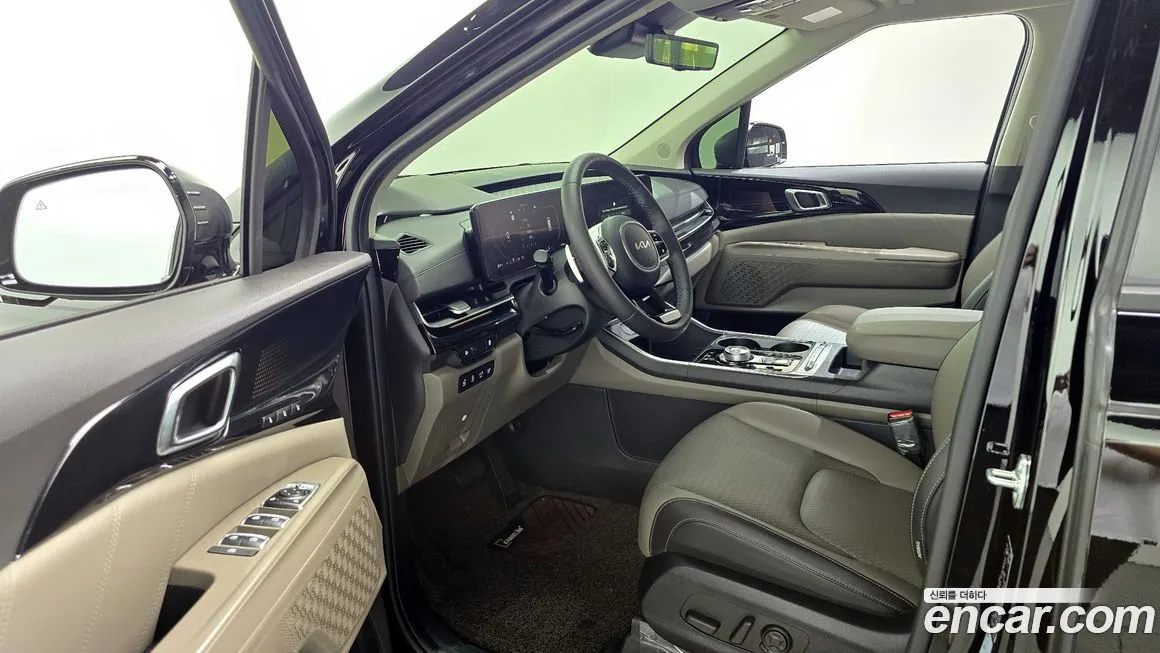 Kia Carnival — фото 10