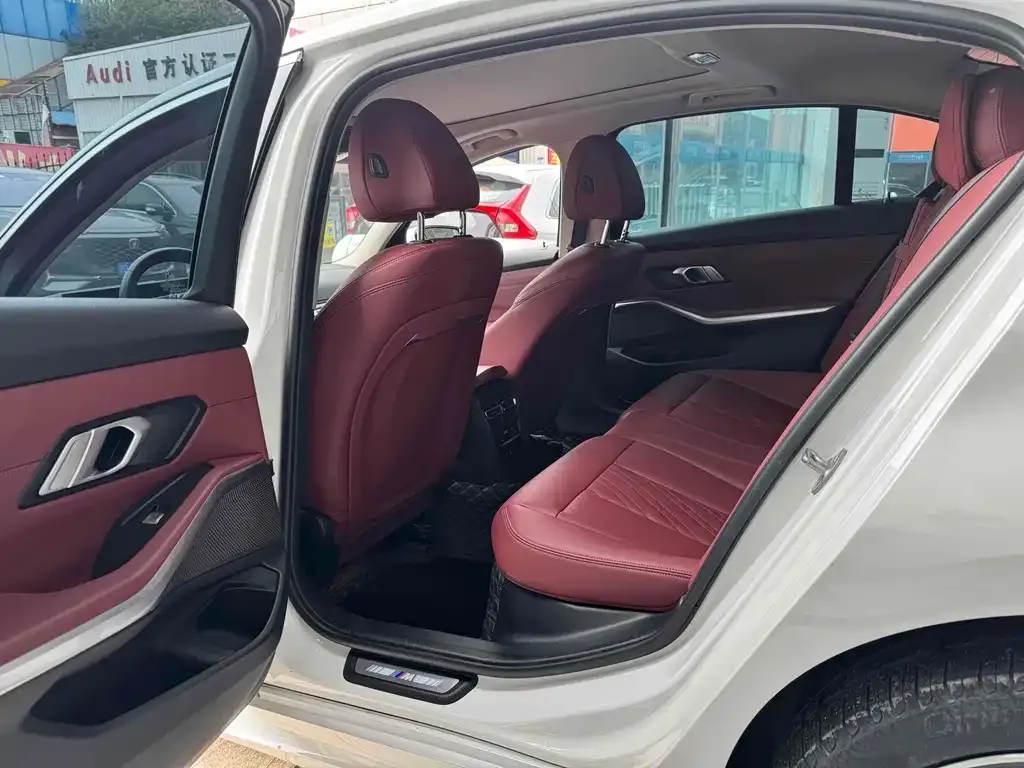 BMW 3 Series 2023 из CN, фото 6