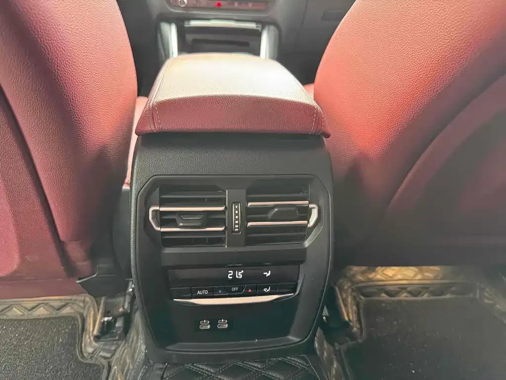 BMW 3 Series 2023 из CN, фото 7