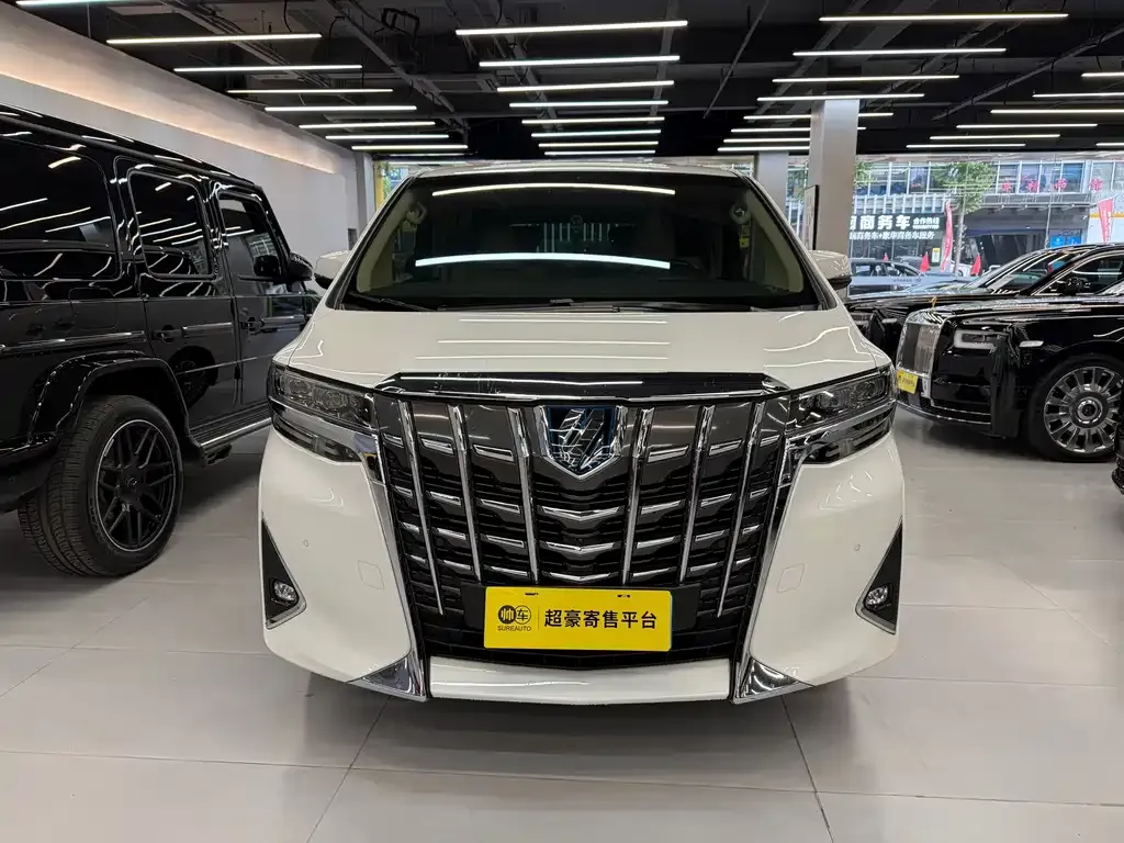 Toyota Alphard 2023 из CN, фото 1