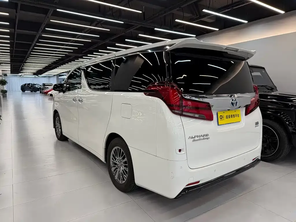 Toyota Alphard 2023 из CN, фото 2