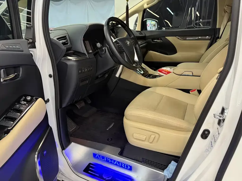 Toyota Alphard 2023 из CN, фото 5