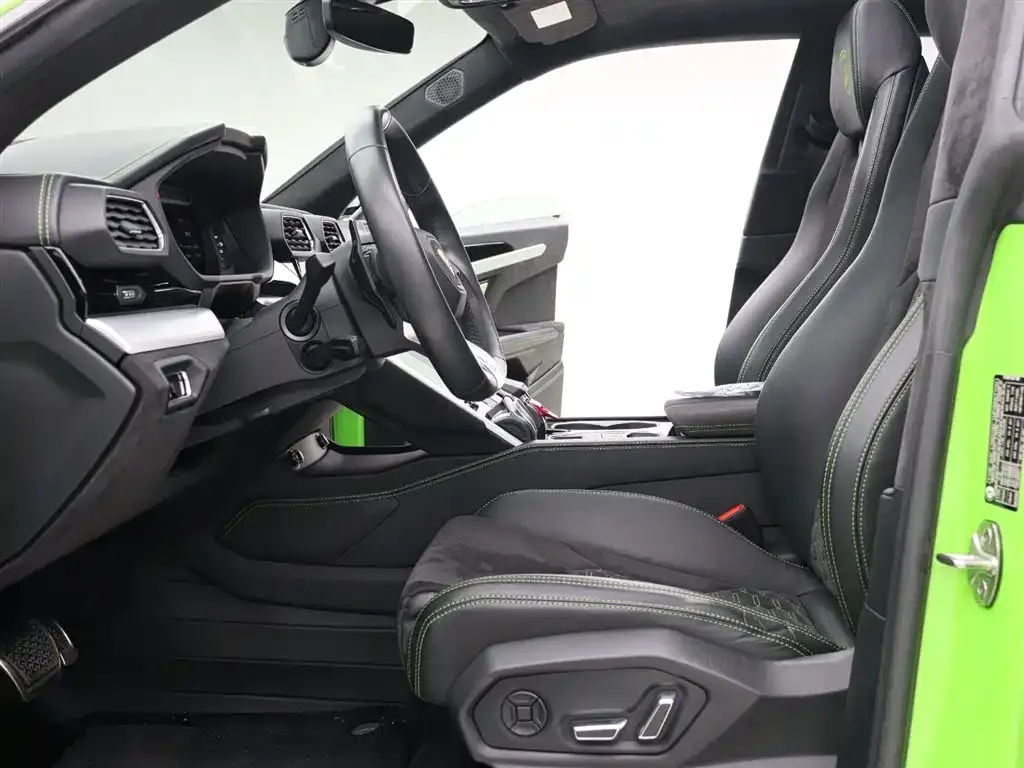 Lamborghini Urus 2021 из CN, фото 2