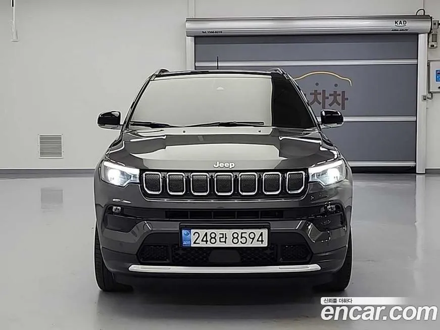 Jeep Compass — фото 1