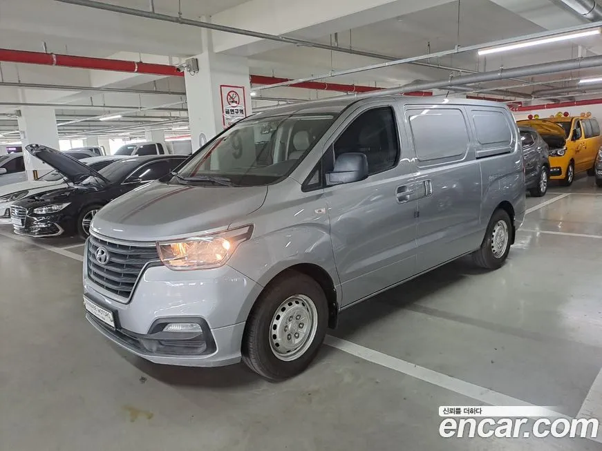 Hyundai Starex — фото 1