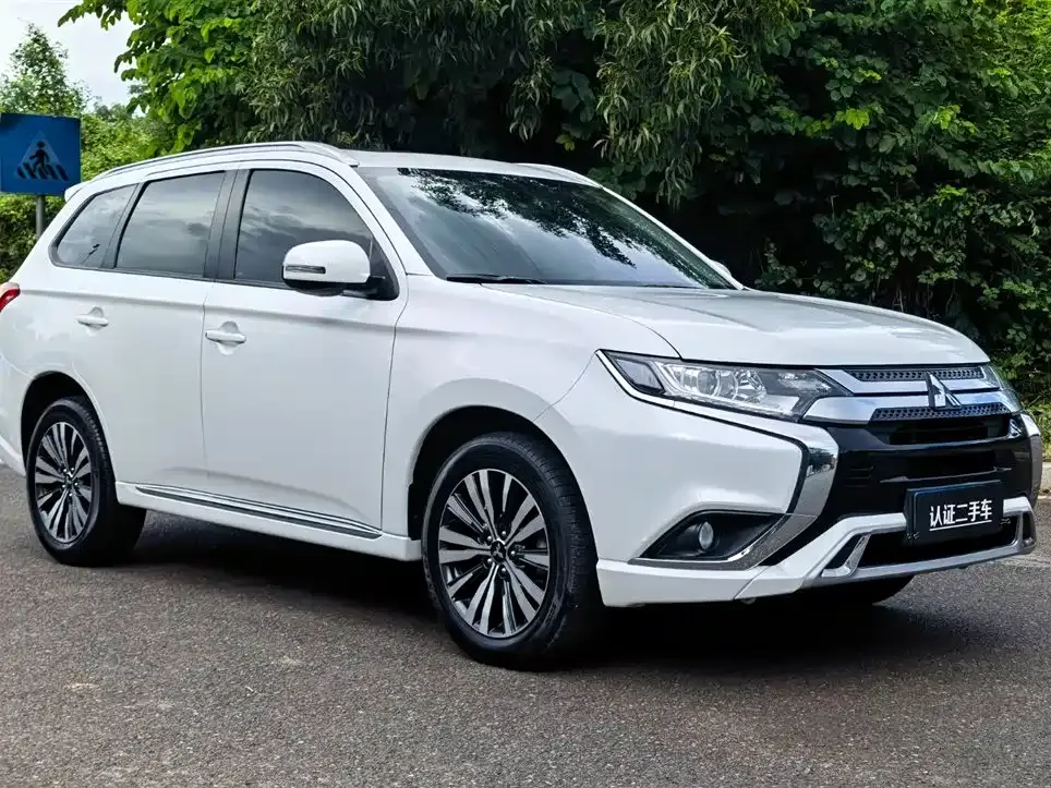 Mitsubishi Outlander 2022 из CN, фото 3