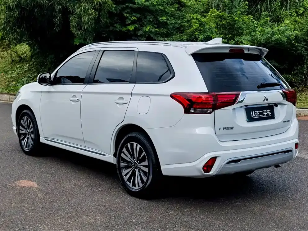 Mitsubishi Outlander 2022 из CN, фото 5