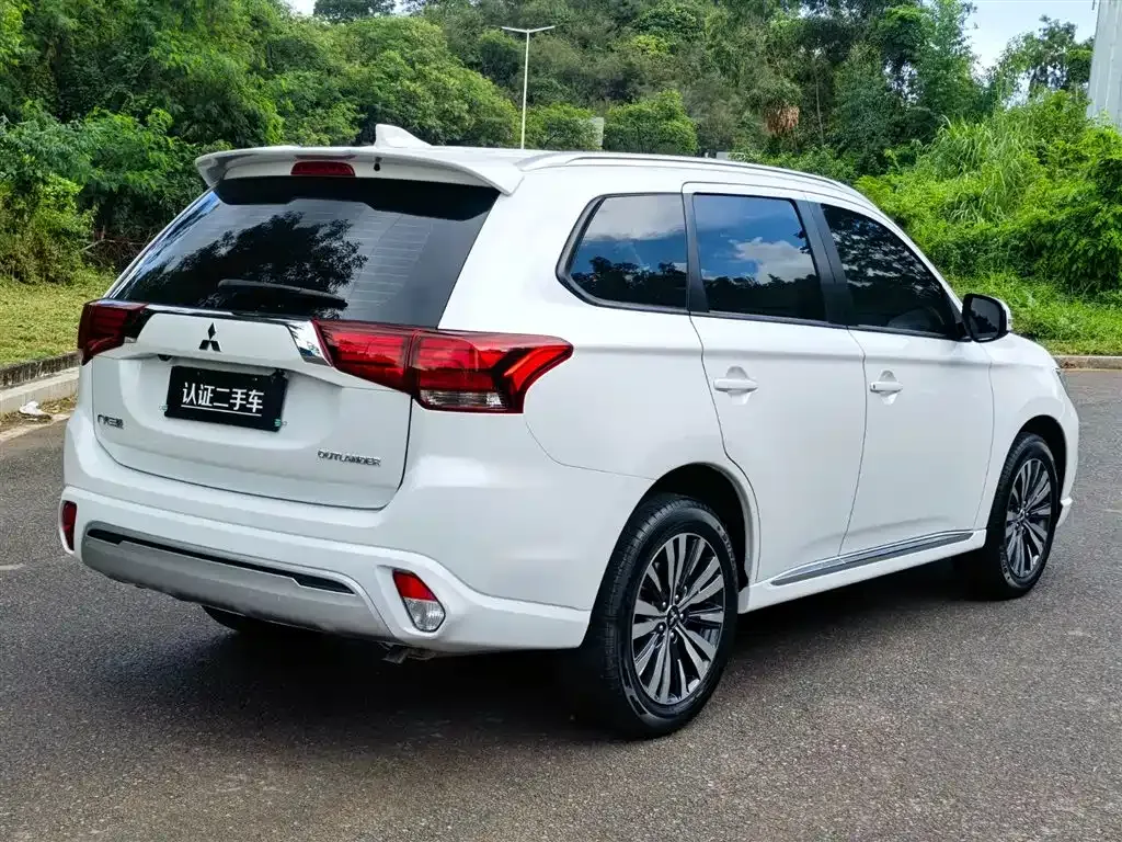 Mitsubishi Outlander 2022 из CN, фото 7