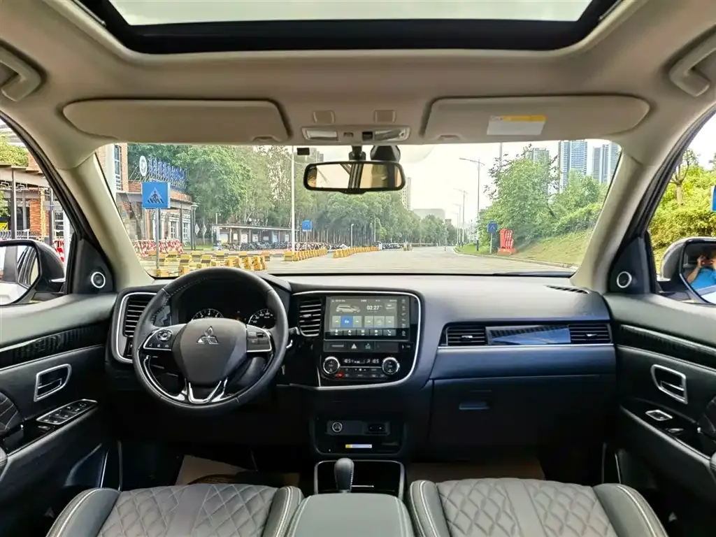Mitsubishi Outlander 2022 из CN, фото 8