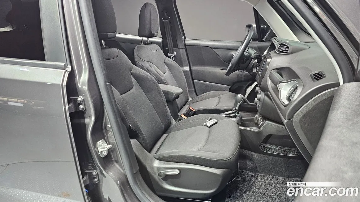 Jeep Renegade 2021 из KR, фото 10