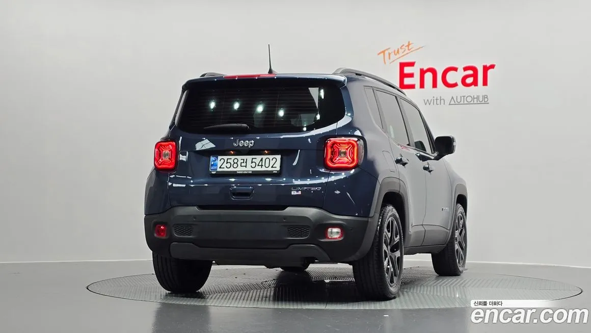 Jeep Renegade — фото 4