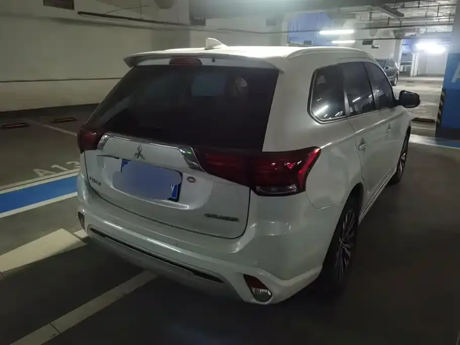 Mitsubishi Outlander 2021 из CN, фото 3