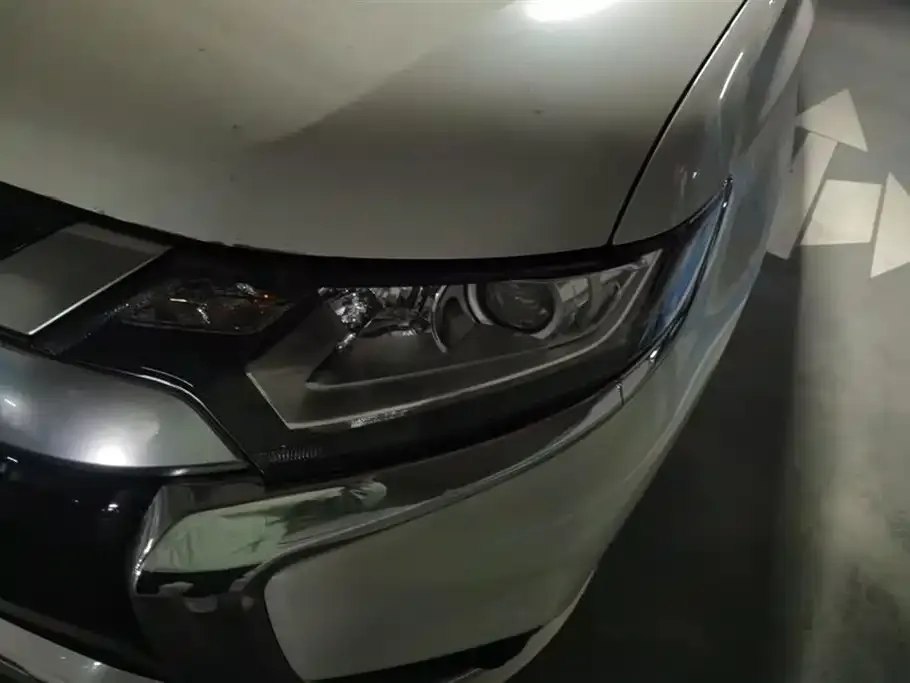 Mitsubishi Outlander 2021 из CN, фото 5