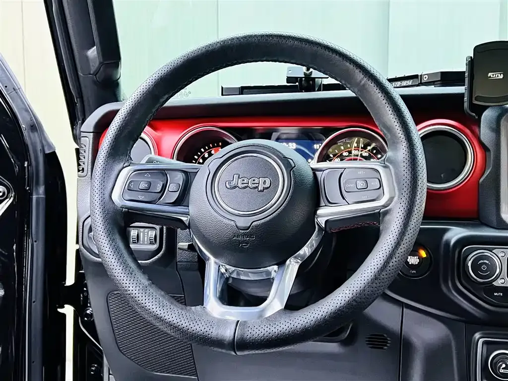 Jeep Wrangler 2023 из CN, фото 10