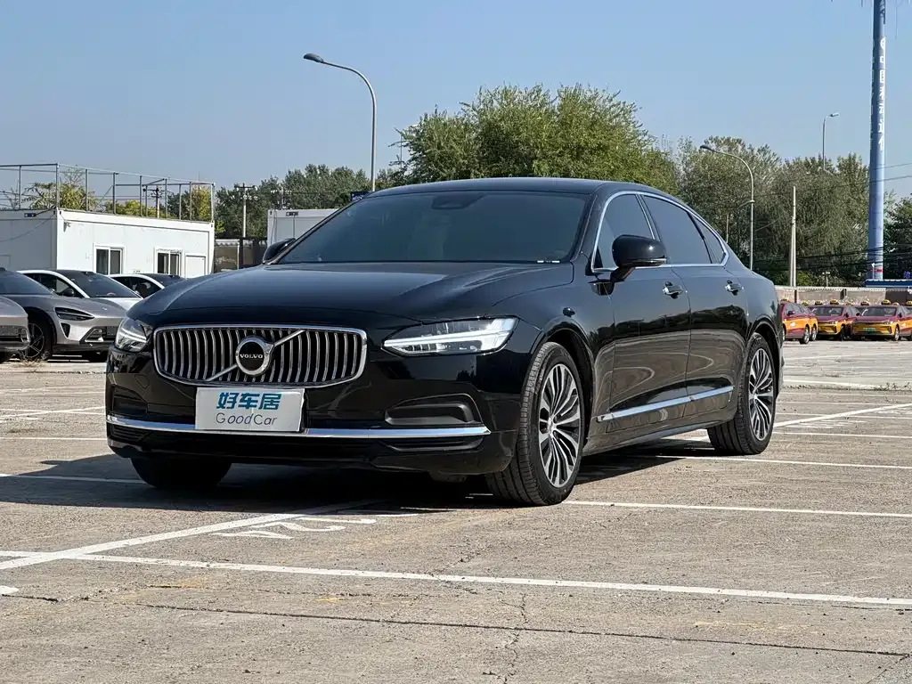 Volvo S90 — фото 1
