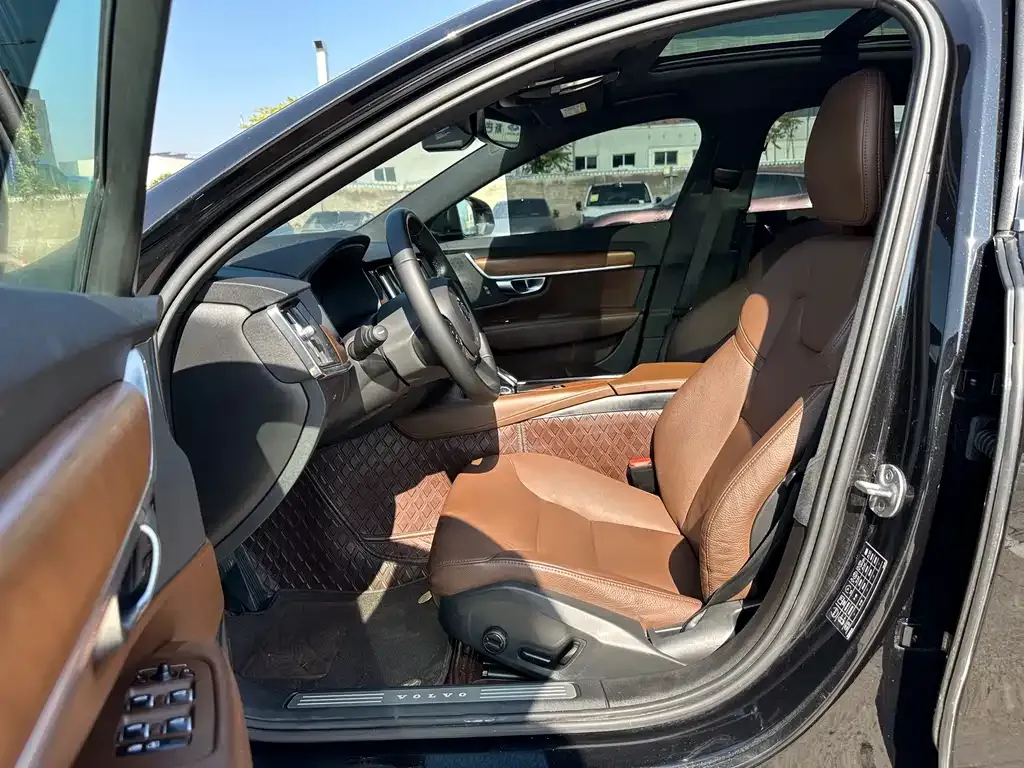 Volvo S90 — фото 10