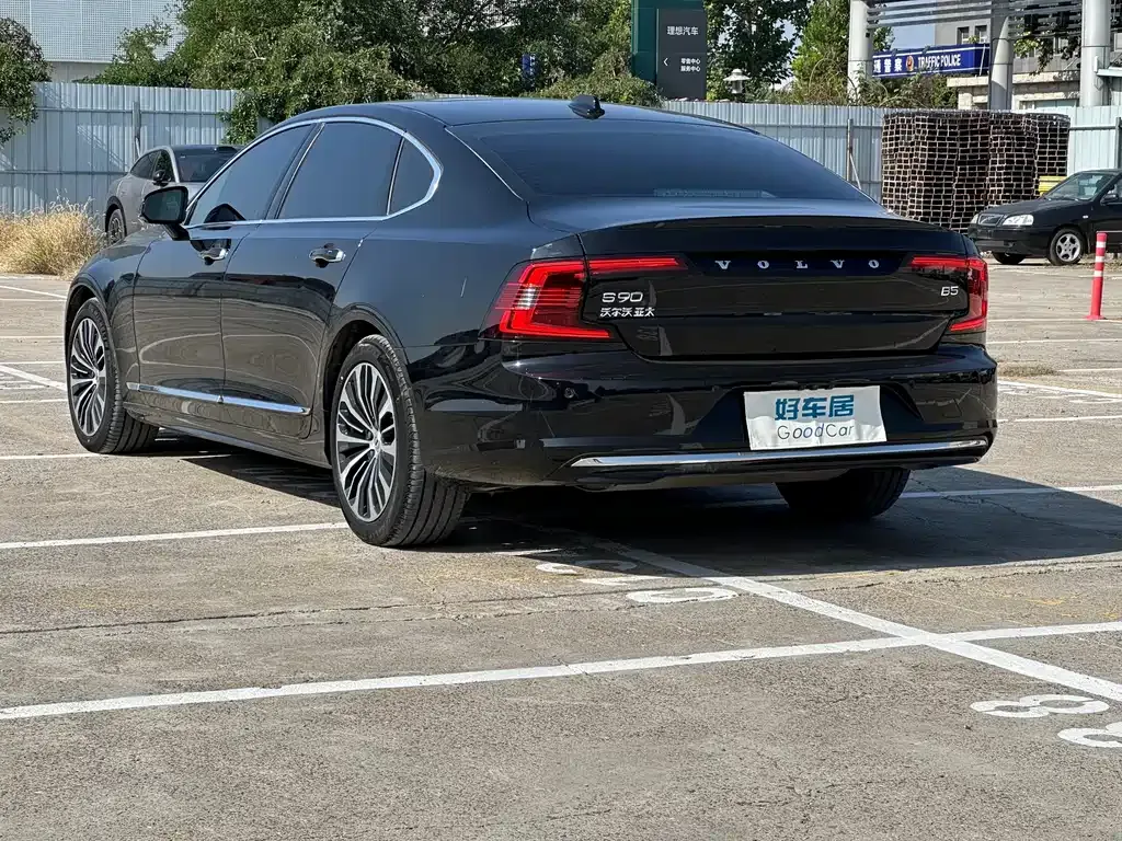 Volvo S90 — фото 6