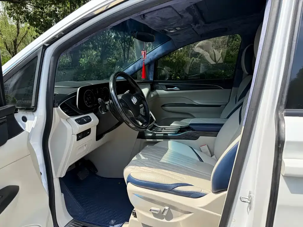 Buick GL8 2022 из CN, фото 8