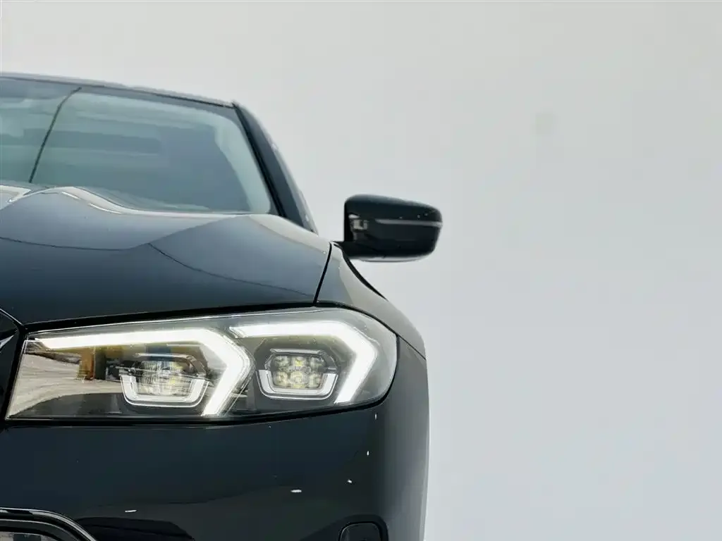 BMW 3 Series 2023 из CN, фото 10
