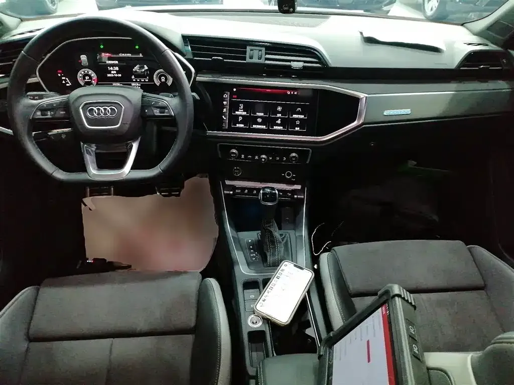 Audi Q3 — фото 10