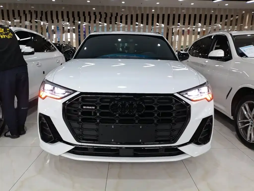 Audi Q3 — фото 3
