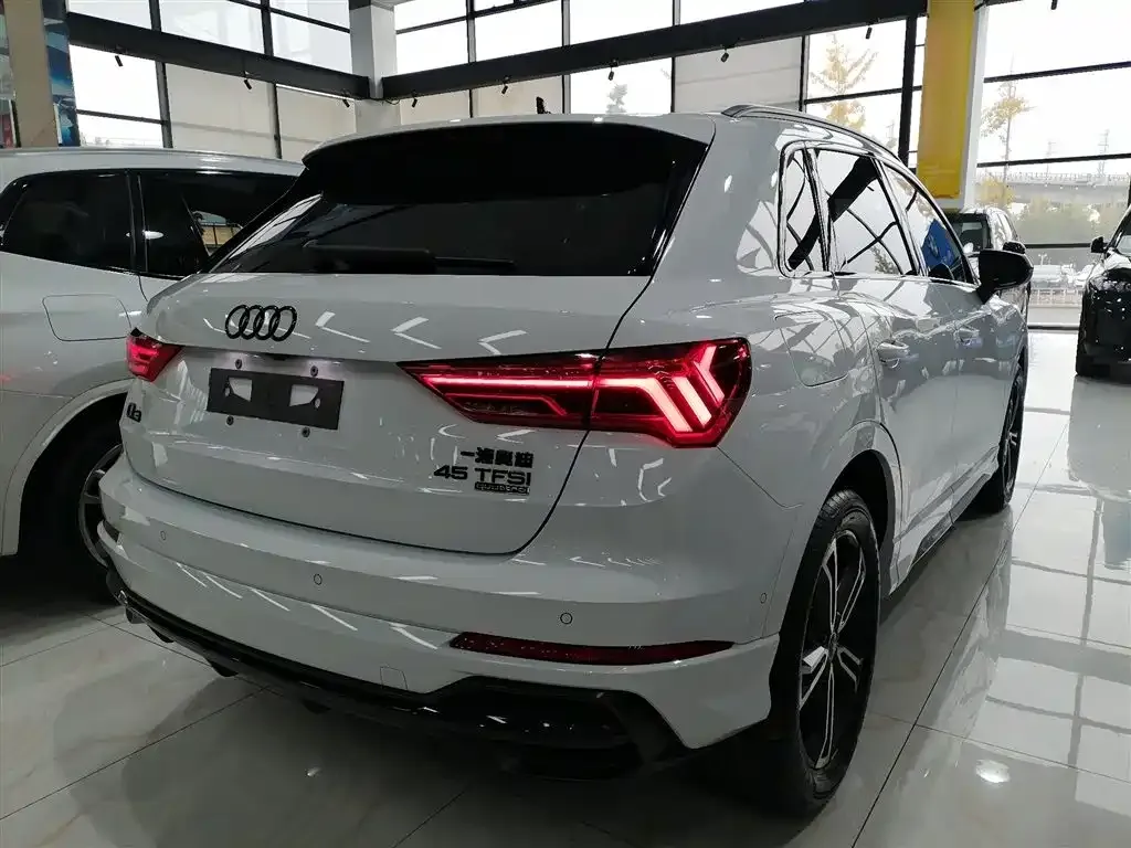 Audi Q3 — фото 7