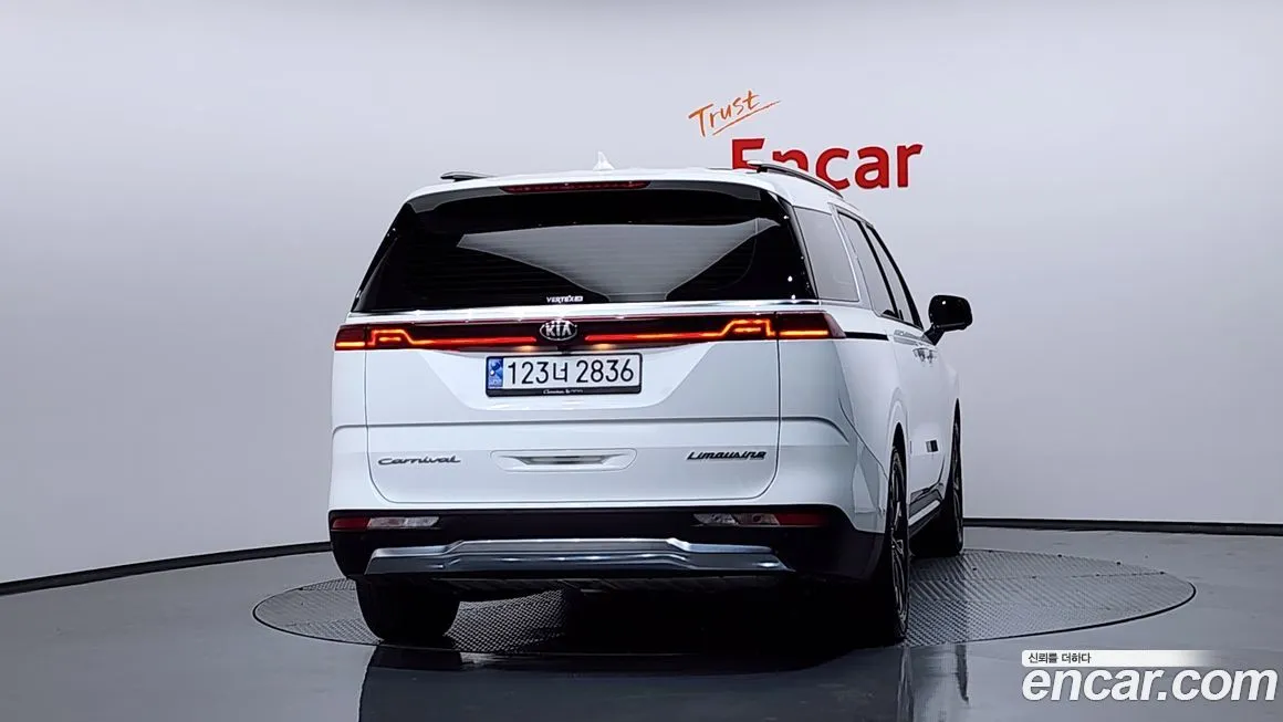 Kia Carnival — фото 4