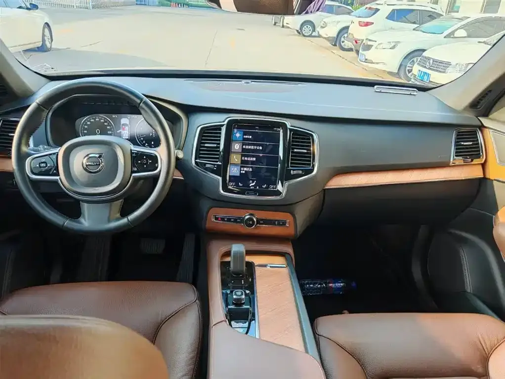 Volvo XC90 2023 из CN, фото 10