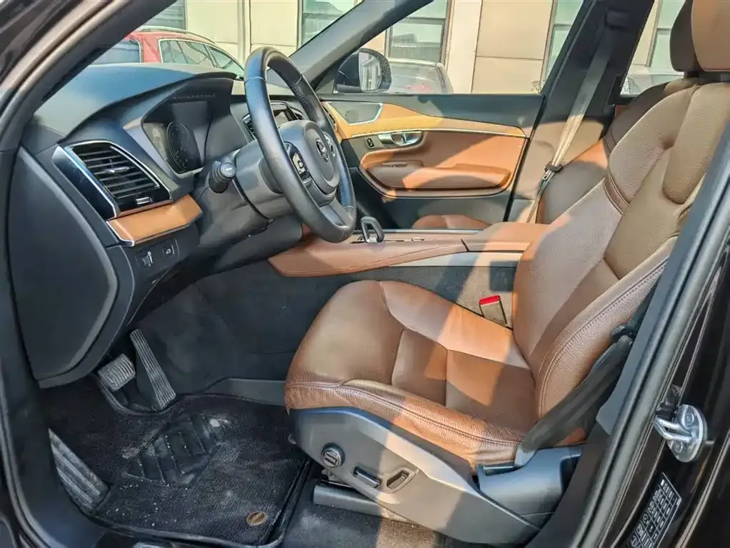 Volvo XC90 2023 из CN, фото 5