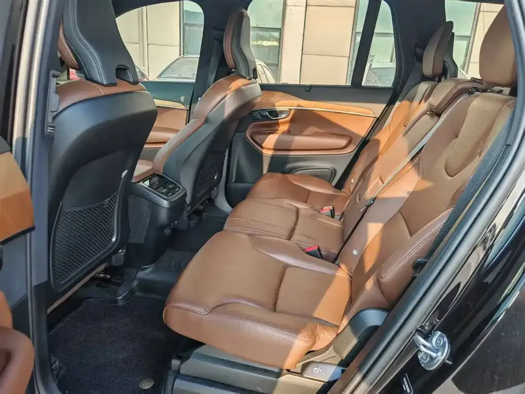Volvo XC90 2023 из CN, фото 7