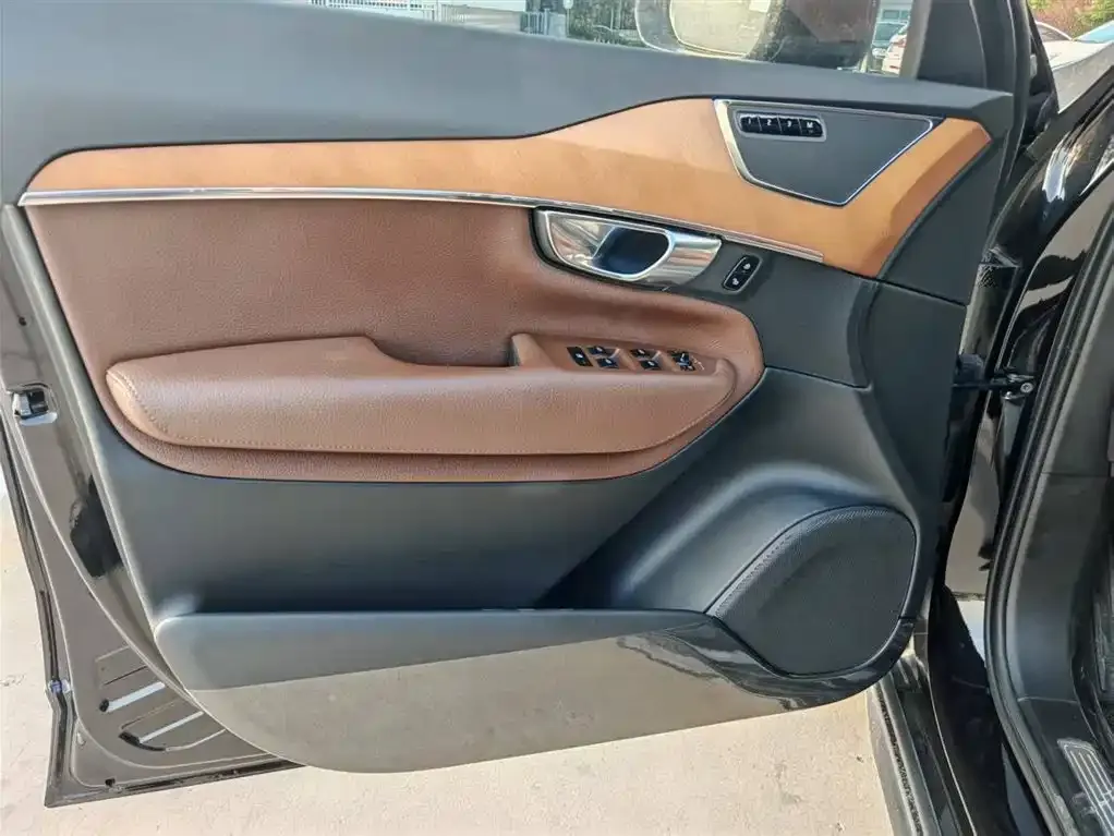 Volvo XC90 2023 из CN, фото 9