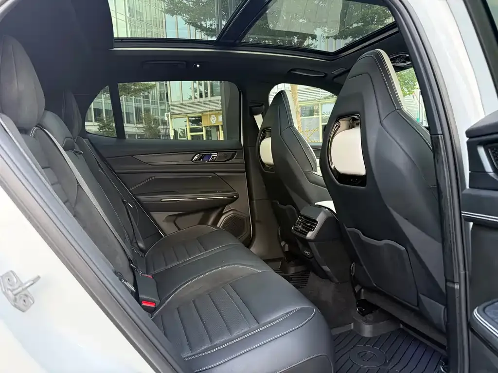 Lynk & Co 01 EM-P 2022 из CN, фото 9
