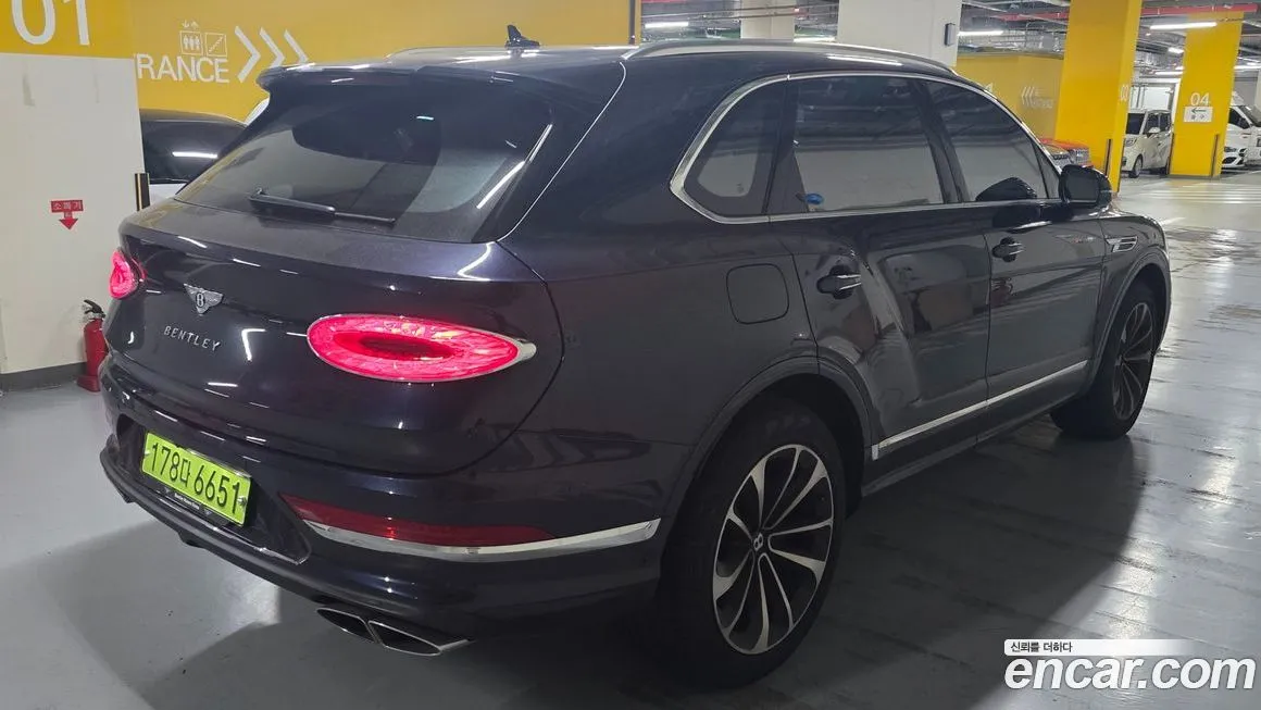 Bentley Bentayga 2024 из KR, фото 2