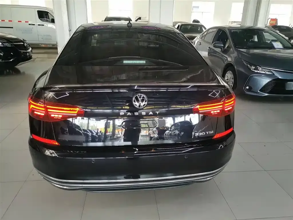 Volkswagen Passat — фото 6