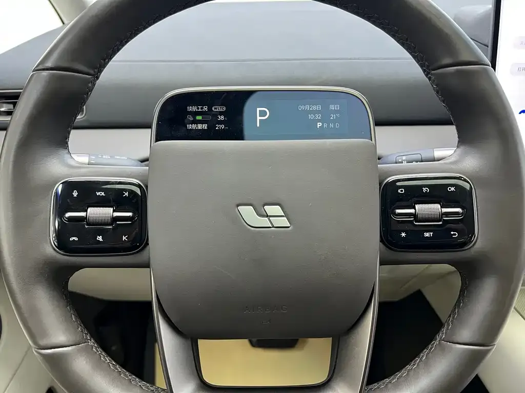 Li Auto MEGA — фото 10