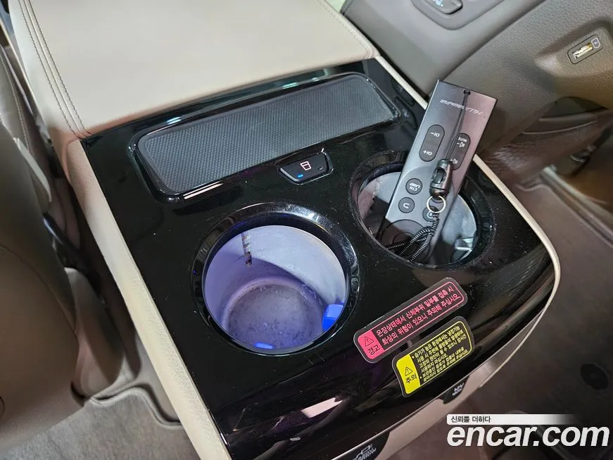 Kia Carnival — фото 10