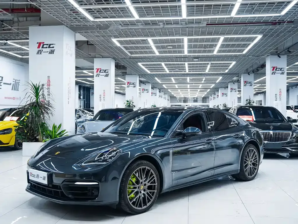 Porsche Panamera Hybrid — фото 1